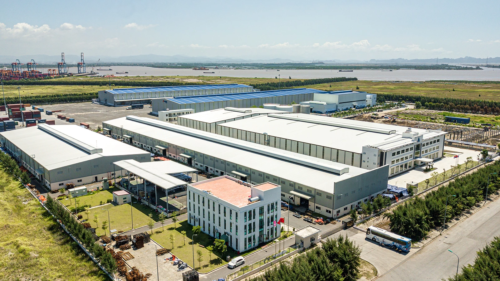 Sau 8 tháng triển khai nghị quyết 68-NQ/TW: Doanh nghiệp tăng mạnh, yêu cầu hành động quyết liệt hơn